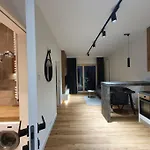Mennica 아파트 *